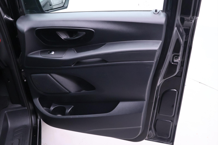 Mercedes-Benz Vito 2,0 116CDI 9 Míst Long Automat