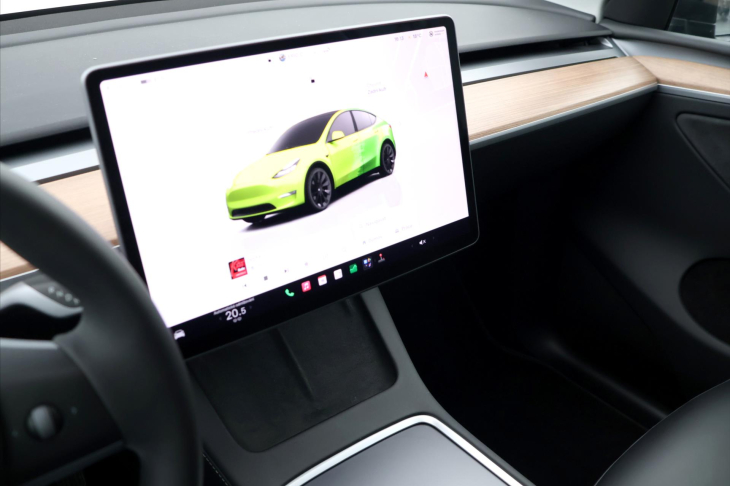 Tesla Model Y LR AWD sOH 92% 1.Maj DPH