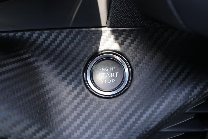 Peugeot 208 1,2 PT 74kW GT-Line LED
