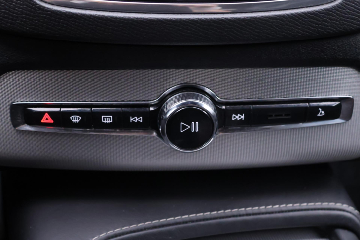 Volvo XC90 2,0 D5 Aut. AWD CZ R-Design