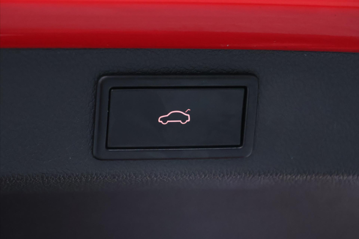 Škoda Superb 2,0 TDI DSG Sportline LED DPH