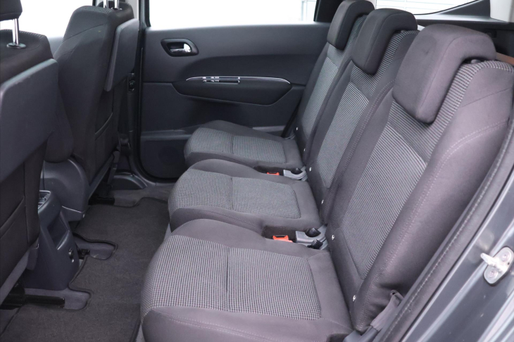 Peugeot 5008 1,6 i 88kW Panorama Aut.klima