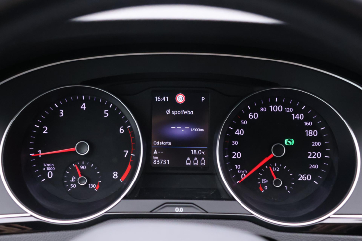 Volkswagen Passat 1,5 TSI 110kW DSG R-Line