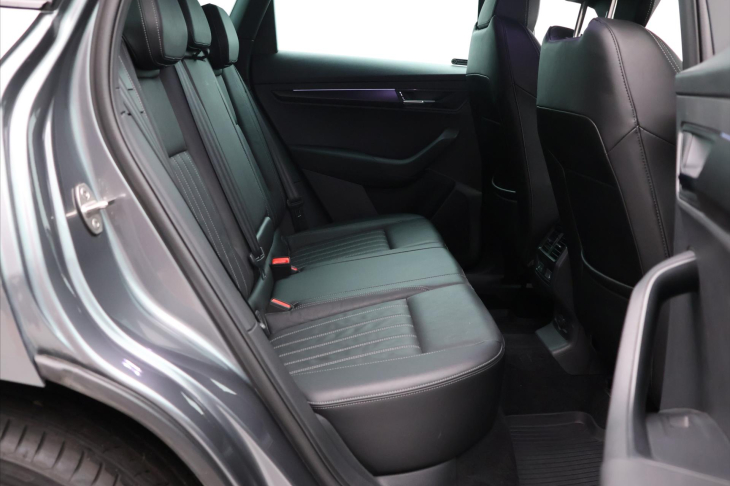 Škoda Karoq 2,0 TSI 140kW Sportline DSG 4x4 CZ DPH