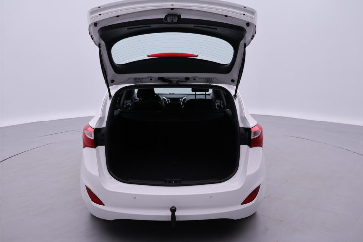 Hyundai i30 1,6 CRDi 81 kW Tažné Aut.klima