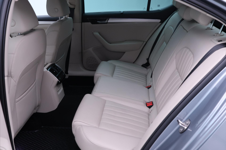 Škoda Superb 2,0 TDI DSG L&K LED  DPH CZ