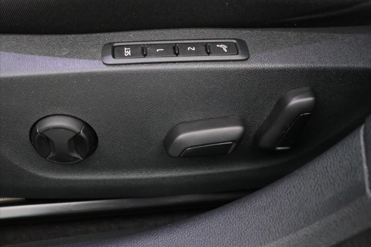 Škoda Octavia 2,0 TDI 147kW Scout HUD Matrix