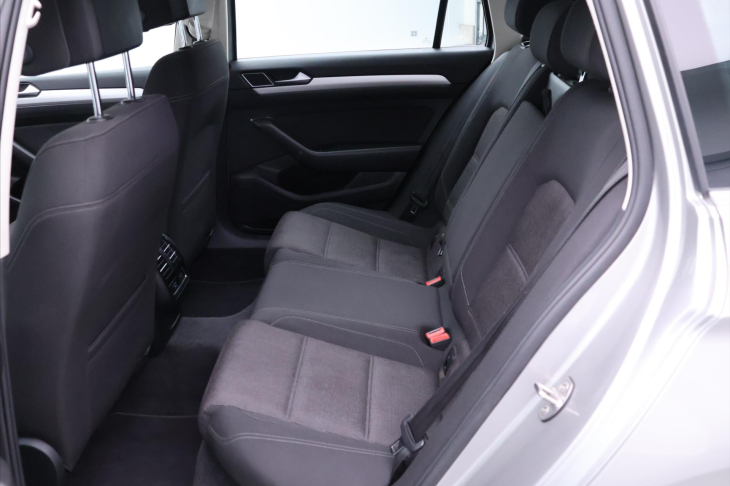 Volkswagen Passat 1,6 TDI 88kW Comfortline LED