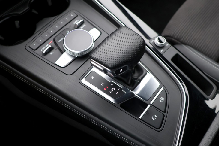 Audi A4 3,0 TDI 200kW quattro Navi