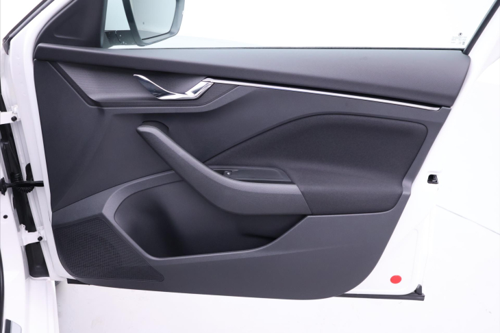 Škoda Kamiq 1,0 TSI Clever Virtual Navi DPH