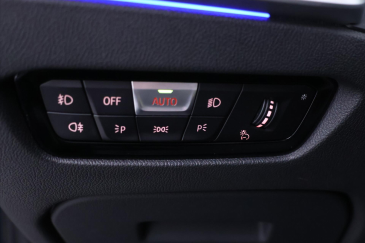 BMW Řada 3 3,0 330d xDrive 195kW AT