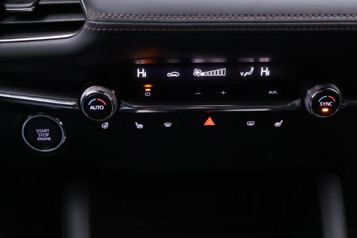 Mazda 3 2,0 e-Skyactiv Aut CZ 1.Maj DPH