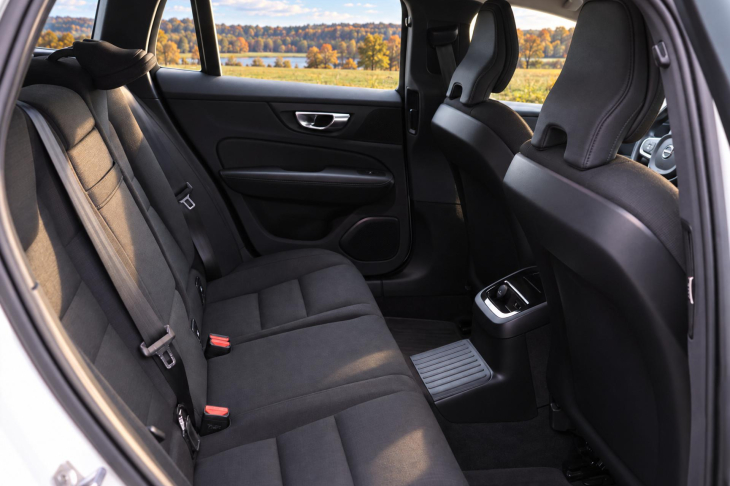 Volvo V60 2,0 B5 AWD Momentum Pro AT DPH