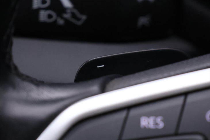 Volkswagen T-Cross 1,0 TSI DSG R-Line 1.Maj LED