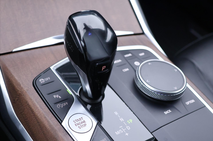 BMW Řada 3 3,0 330d xDrive 195kW AT