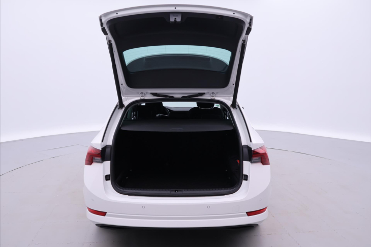 Škoda Octavia 2,0 TDI DSG Style Matrix DPH