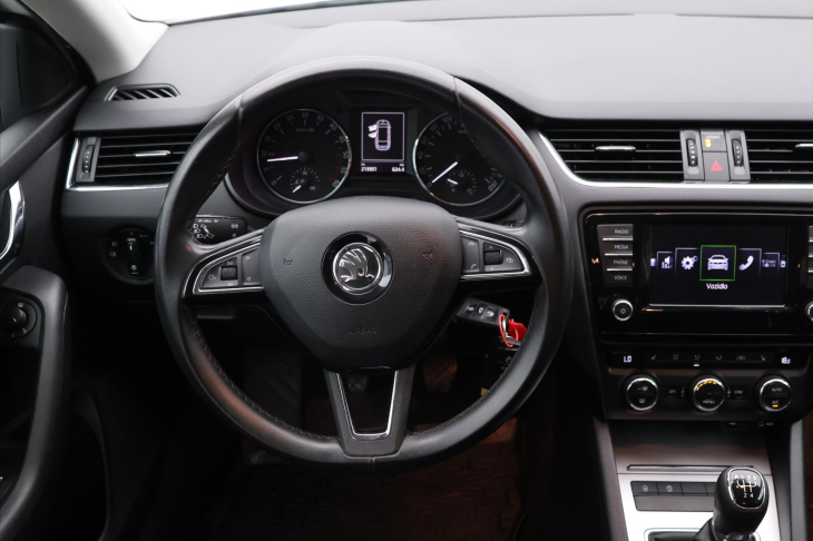 Škoda Octavia 1,6 TDI 81kW Style CZ Xenon