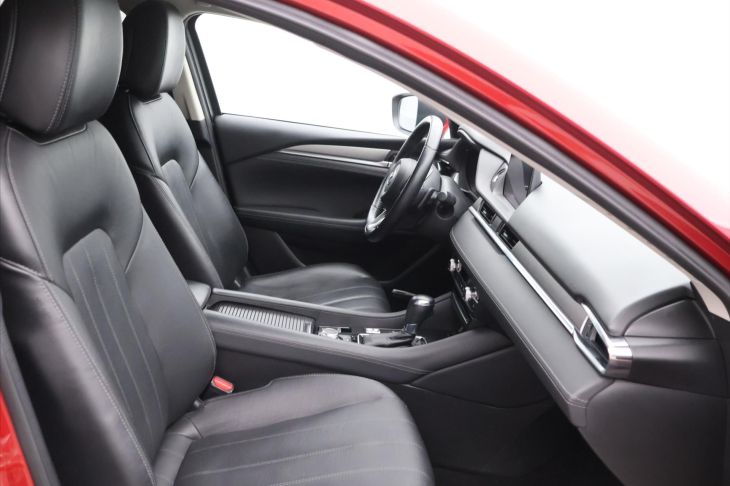 Mazda 6 2,5 Skyactiv-G 143kW Revolution TOP