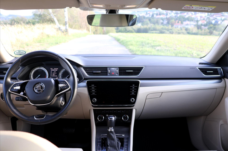 Škoda Superb 2,0 TDI DSG 4x4 CZ Style DPH