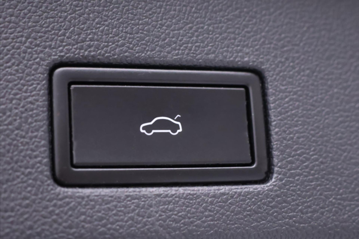 Volkswagen Touareg 3,0 TDI V6 170kW DSG 4M CZ DPH