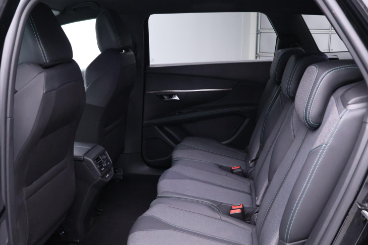 Peugeot 5008 1,2 PT 96kW Allure 7.Míst DPH