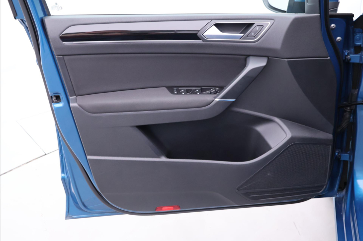 Volkswagen Touran 2,0 TDI DSG CZ Highline 7-Míst