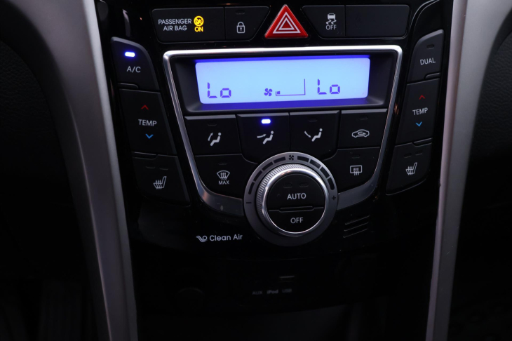 Hyundai i30 1,6 GDi 99kW Aut. CZ Weekend