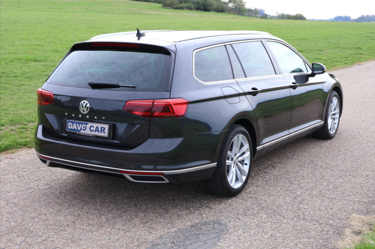Volkswagen Passat 2,0 TDI DSG Elegance Navi