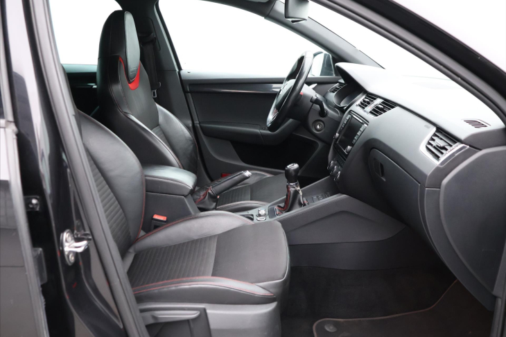 Škoda Octavia 2,0 TDI 135kW RS Xenon Navi