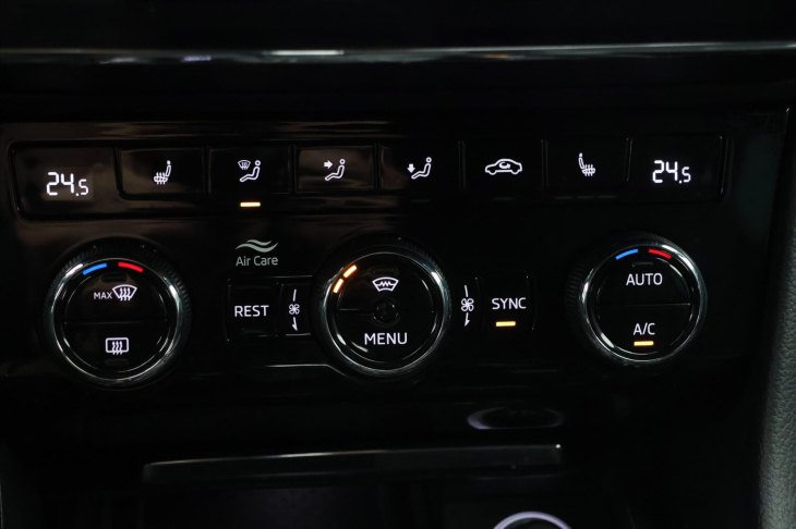 Škoda Superb 2,0 TDI DSG 4x4 Sportline DPH