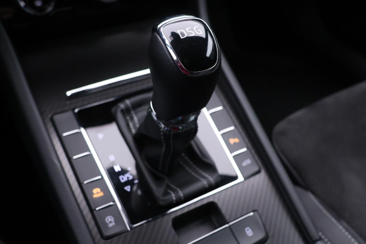 Škoda Superb 2,0 TDI DSG Sportline CZ 1.Maj