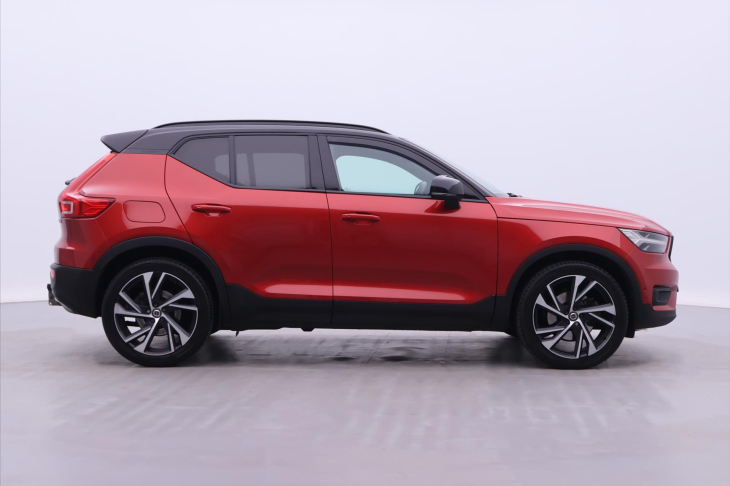 Volvo XC40 2,0 182KW R-DESIGN Kamera DPH