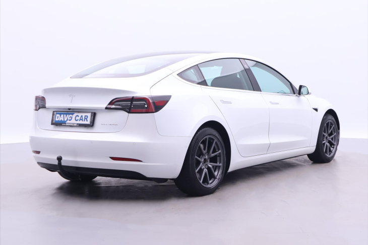Tesla Model 3 Long Range AWD tažné DPH