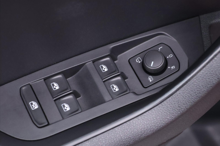 Škoda Karoq 2,0 TDI DSG 4x4 CZ Sportline DPH