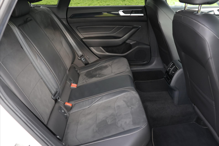 Volkswagen Arteon 2,0 TSI 206 kW R-line DSG DPH CZ