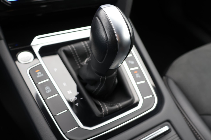 Volkswagen Arteon Shooting Brake 2,0 TSI 206kW R-line DSG DPH CZ