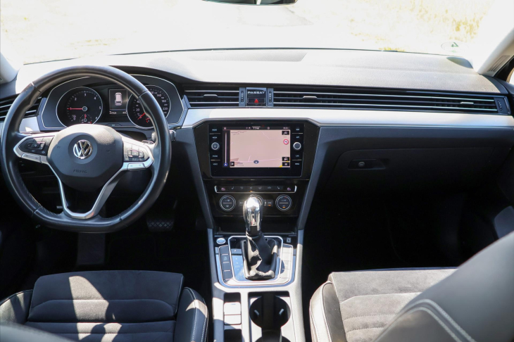 Volkswagen Passat 2,0 TDI 110kW DSG Elegance