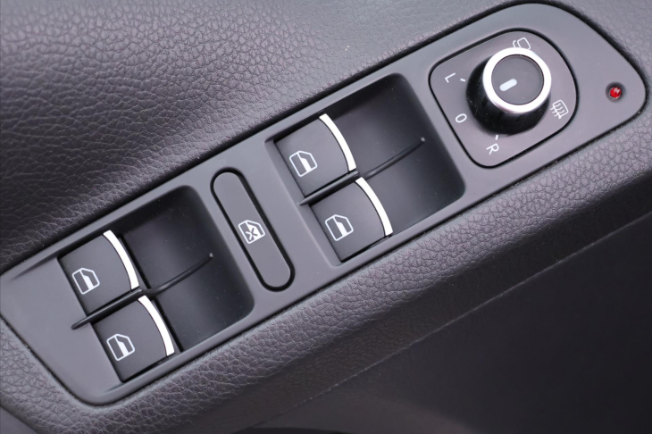 Volkswagen Tiguan 2,0 TDI 103kW 4Motion Sport