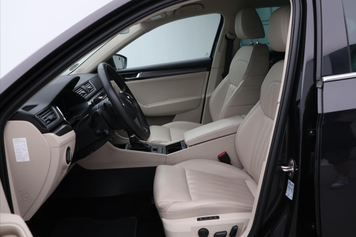 Škoda Superb 2,0 TDI DSG 4x4 CZ Style DPH