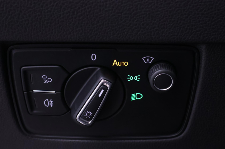 Volkswagen Arteon Shooting Brake 2,0 TSI 140kW DSG R-line HUD