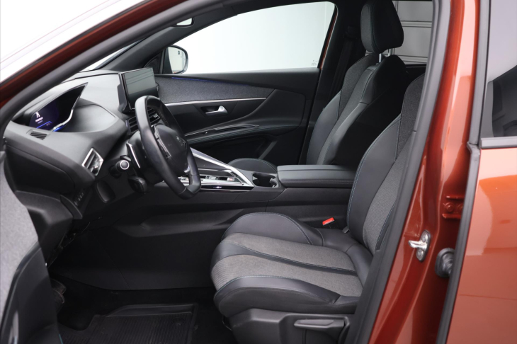 Peugeot 5008 1.2 PT 96kW 1.maj Allure CZ