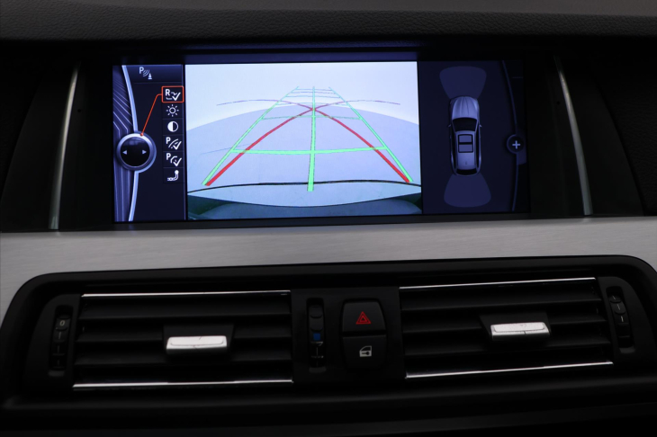 BMW Řada 5 3,0 530d x Drive Tažné Klima