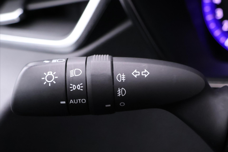 Toyota Corolla 2,0 e-CVT 112kW Executive CZ