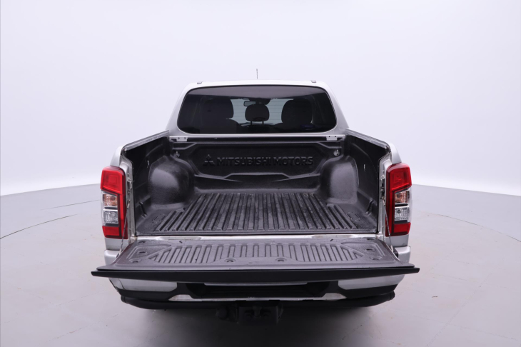 Mitsubishi L200 2,2 DI-D 110kW Aut. 4x4 CZ DPH