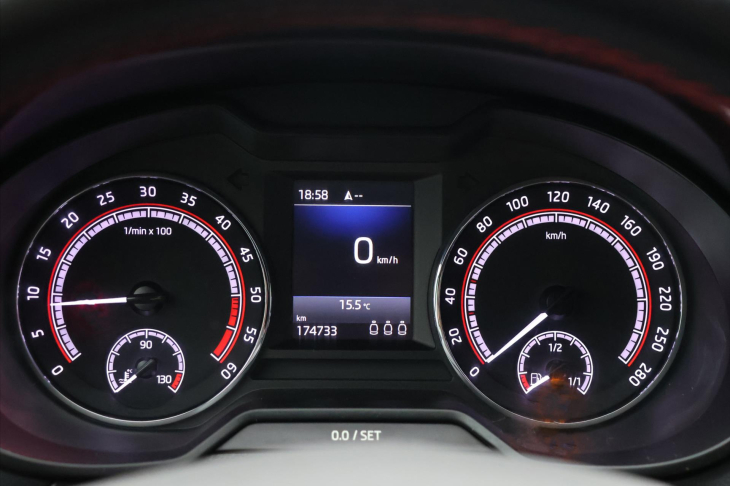 Škoda Octavia 2,0 TDI 135kW LED Navigace RS