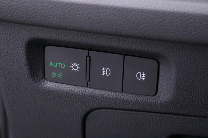 Škoda Octavia 2,0 TDI 85kW Ambition CZ DPH