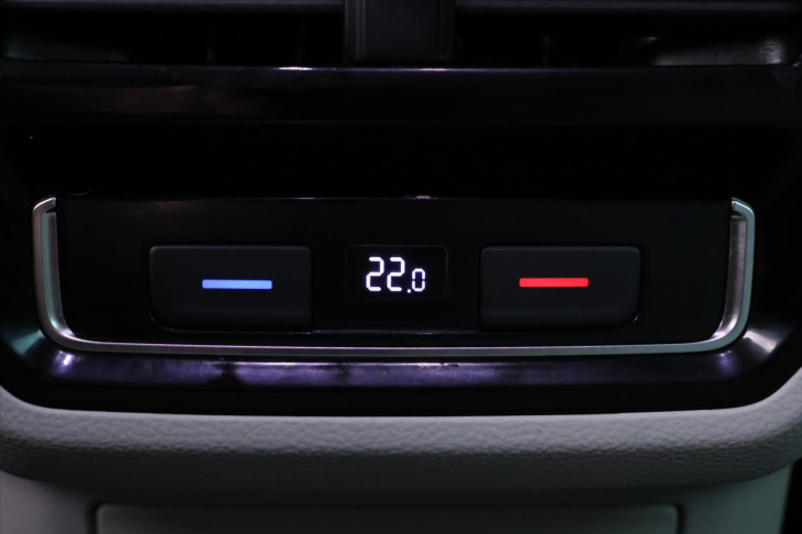 Volkswagen Passat 2,0 TDI CZ Elegance Kůže DPH