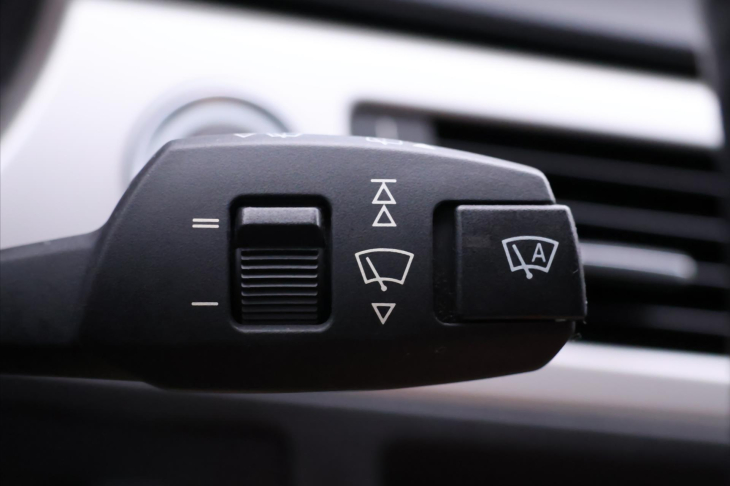 BMW Řada 3 2,0 318i 105kW Automat Klima