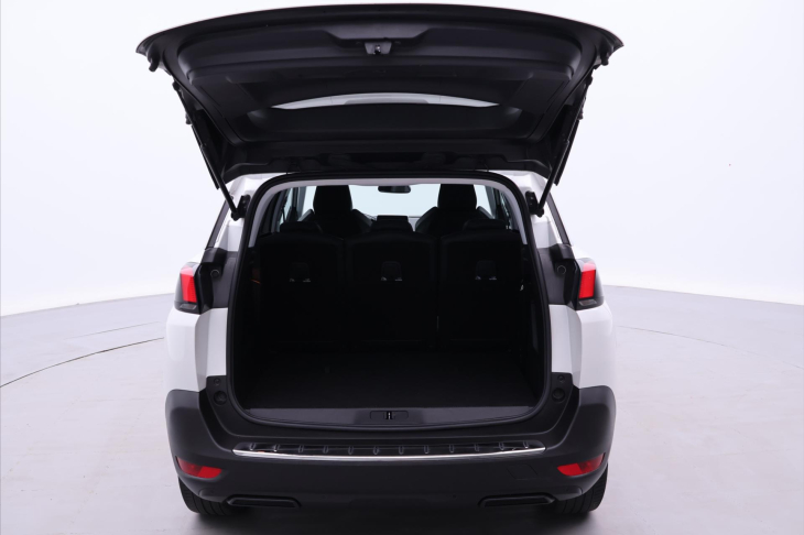 Peugeot 5008 1,2 PT 96kW CZ Allure 7-Míst