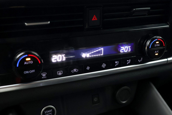 Nissan Qashqai 1,3 T-GDI N-Connecta CZ